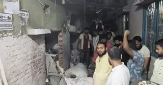 নারায়ণগঞ্জে গ্যাসের লিকেজ থেকে বিস্ফোরণ, আহত ৩